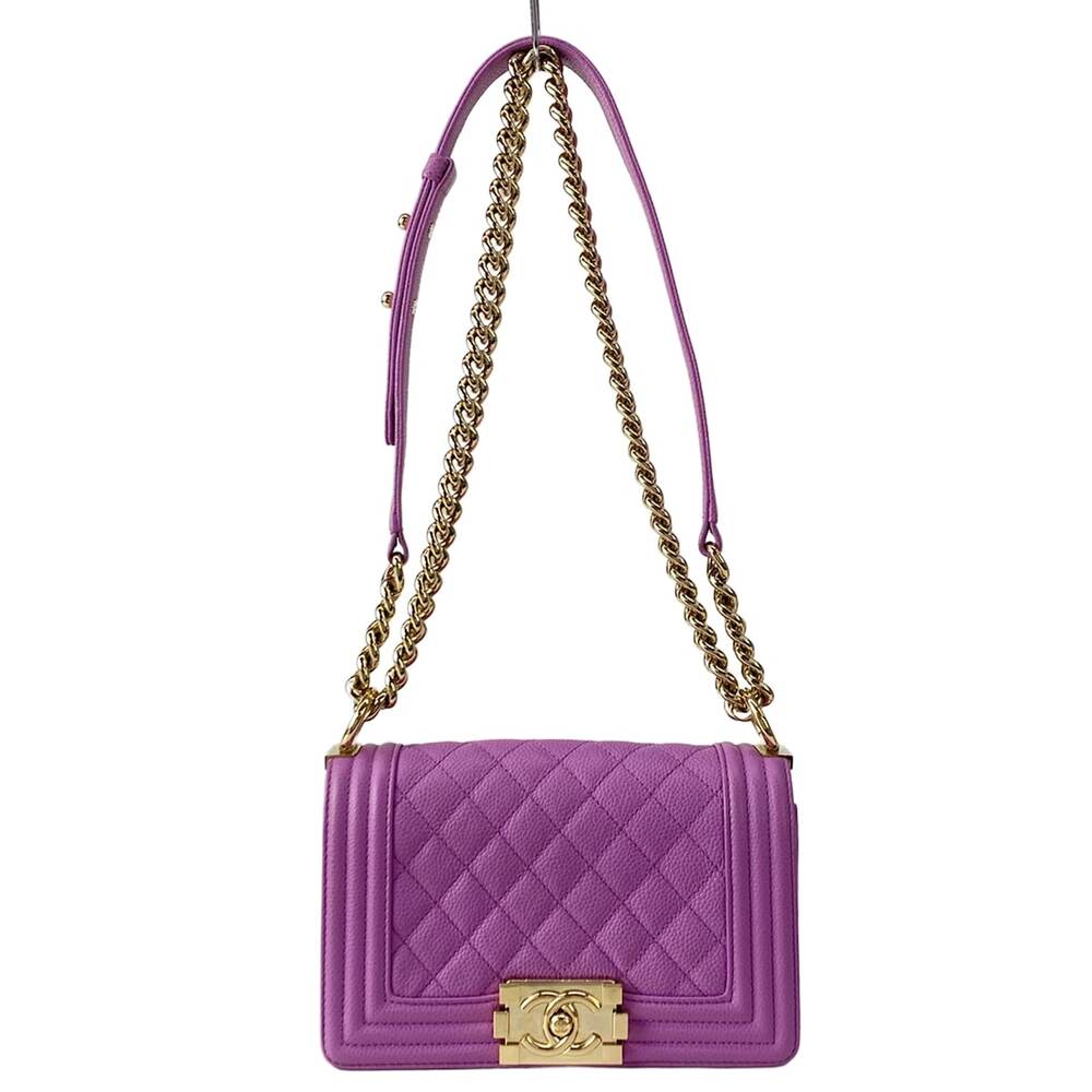 Chanel Boy Chanel / Matelasse Shoulder Bag A67085